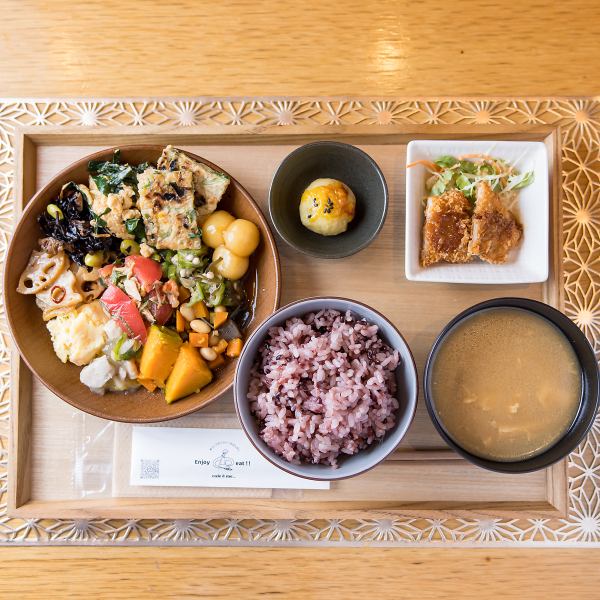 真心込めた手作りお料理が自慢≪＆meランチ ビュッフェ付き≫1,000円（税込）