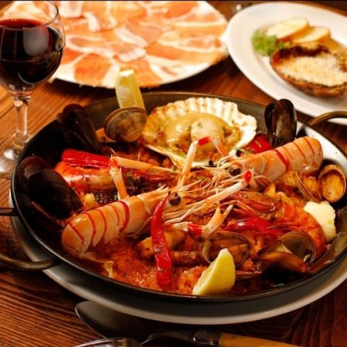 宴会から家族利用まで大人気！本格パエリア