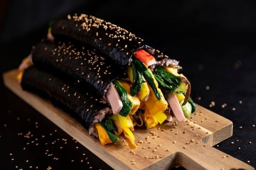 Gimbap of chicken batter is very popular