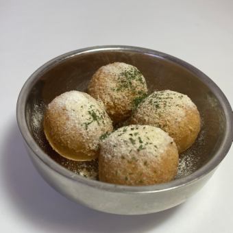 [Side menu] 4 cheese balls