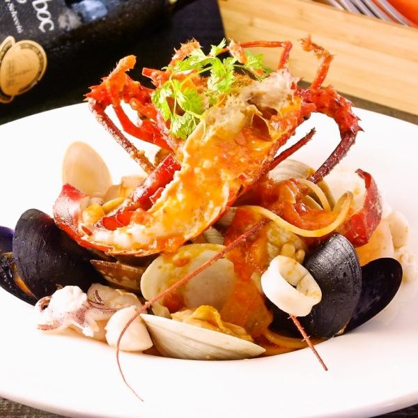 <Boso產的帶刺龍蝦的貝斯卡托雷>濃縮海鮮醬和新鮮的刺龍蝦意大利面