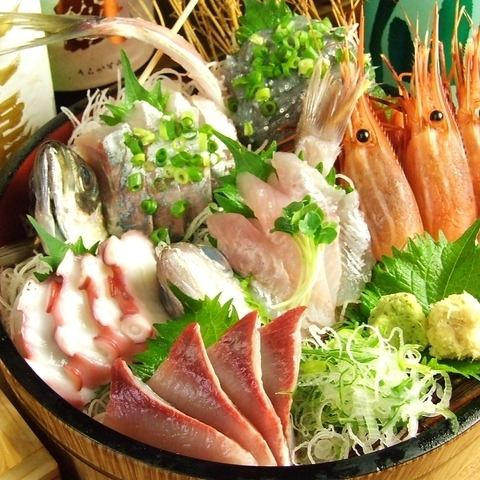 We serve fresh, natural seafood just caught in Sagami Bay! A restaurant where you can enjoy the season!