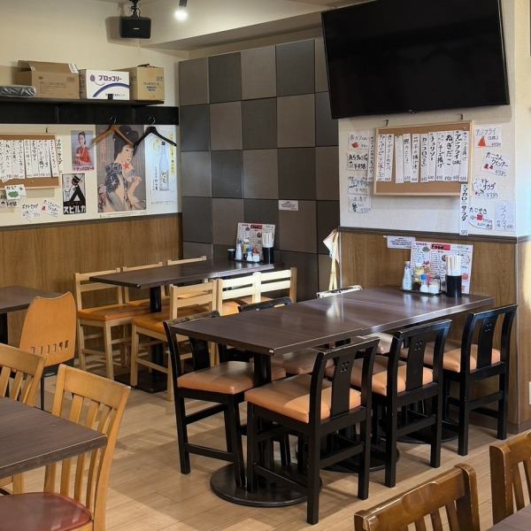 店内には見やすい位置に大型テレビが設置されており、スポーツ中継などをリアルタイムで放映しています。お一人でゆっくりニュースを眺めるのはもちろん、試合の日はお客様同士が一体となって応援に熱中することも。美味しい料理とお酒を楽しみながら、賑やかな一体感を共有できるのは、さなやならではの醍醐味です。