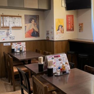 This is perfect for those who want to enjoy drinking alcohol in a lively atmosphere while watching sports or TV programs.
