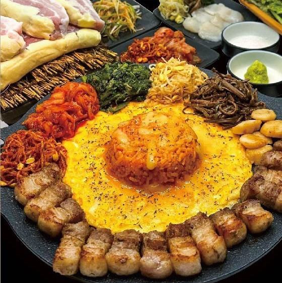 流行りの韓国料理が勢揃いで、女子会には持ってこい！新大久保のおすすめ韓国料理店☆