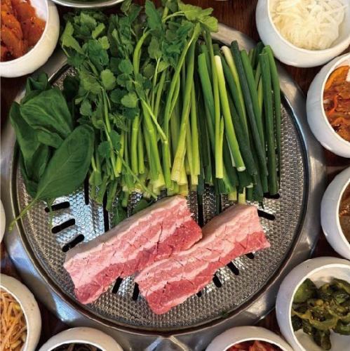 大流行中のおすすめメニュー★ミナリサムギョプサル