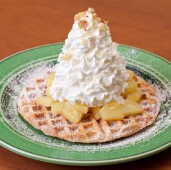 パイナップル エスプーマクリームとマカダミアナッツ