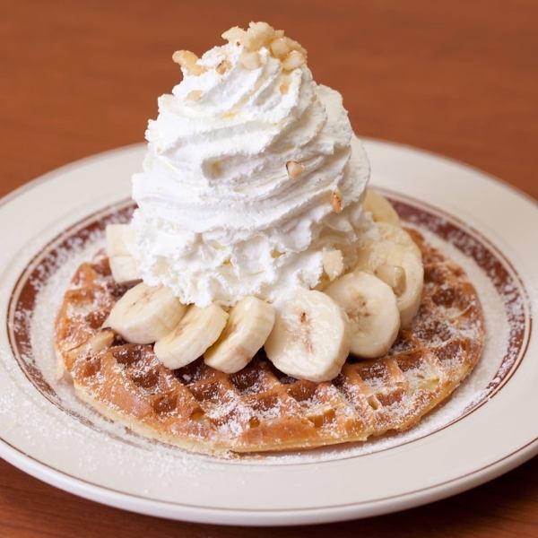 ショッピングは楽しいけれど、ちょっと疲れたらハワイアンダイナーハナオカフェで一休み♪当店は、買い物ついでに気軽に立ち寄れます。お子様が喜ぶメニューもたくさんございます！ボリューム満点のメニューから、甘くて美味しいデザートまで、世代を問わず楽しめるラインナップ。お子様連れのファミリーにも最適です。