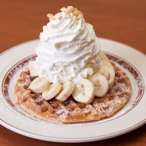 <p>ショッピングは楽しいけれど、ちょっと疲れたらハワイアンダイナーハナオカフェで一休み♪当店は、買い物ついでに気軽に立ち寄れます。お子様が喜ぶメニューもたくさんございます！ボリューム満点のメニューから、甘くて美味しいデザートまで、世代を問わず楽しめるラインナップ。お子様連れのファミリーにも最適です。</p>