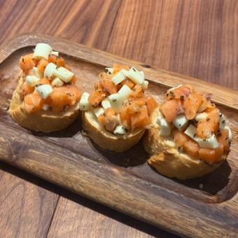 サーモンチーズカナッペ