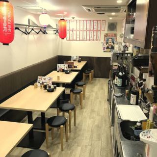 テーブル席はつければ、宴会もOK！宴会最大32名様までOK