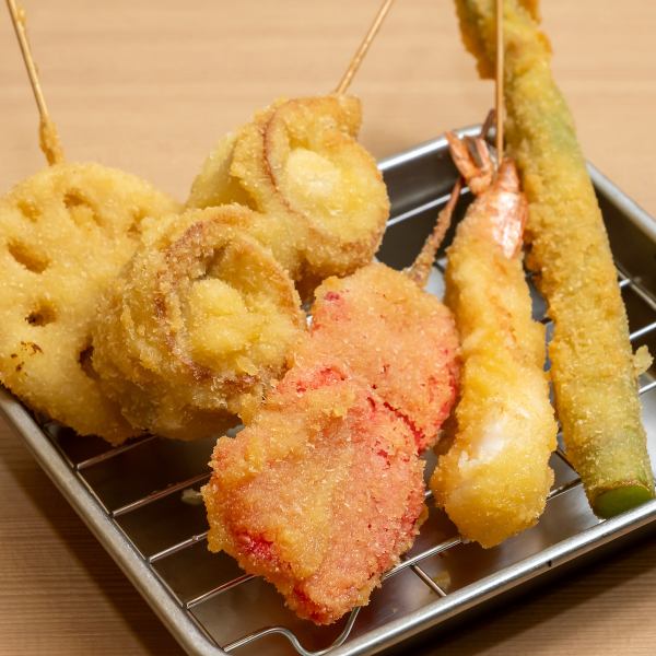 【名物！揚げたて串カツ】外はサクッと中はジューシー♪1本110円(税込)～