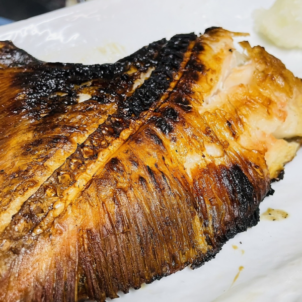  旬の旨みを味わうマトウダイの炭火焼き