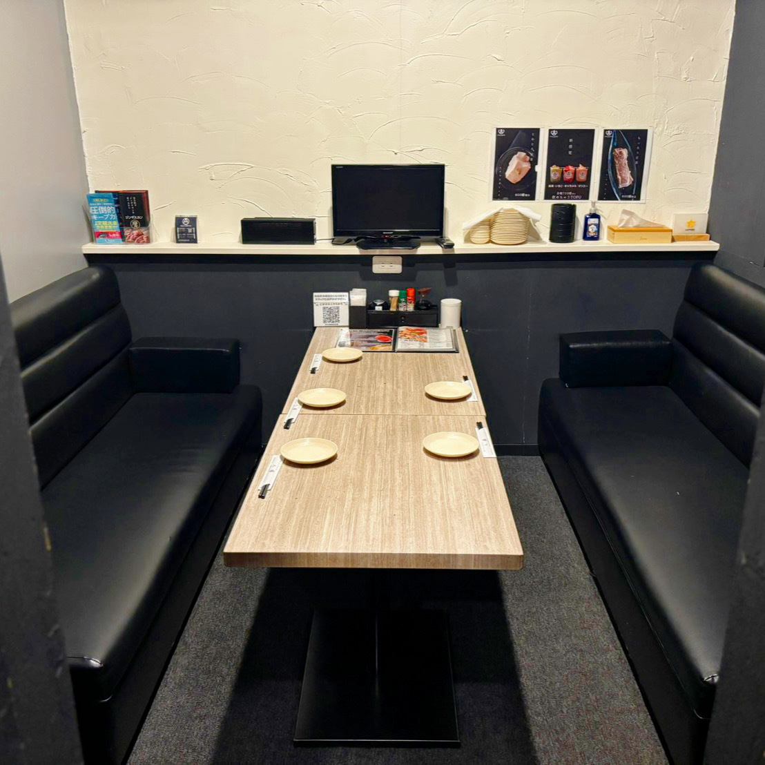 周りを気にせず◎8名様以上は入れる個室をご用意しております♪