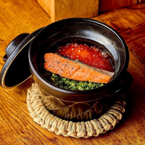 Luxurious salmon and salmon roe rice