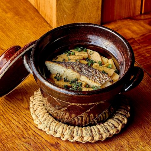 Sea bream and bamboo shoot rice with sansho pepper aroma