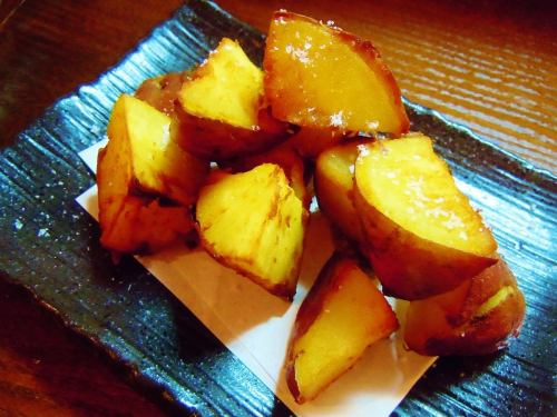 Deep-fried Gorojima Kintoki sweet potato with salt from Noto