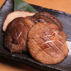 Hyakumangoku Shiitake (grilled with salt and grilled with butter)