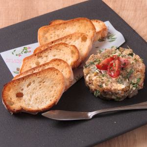 鮮魚のなめろう　バジル風味　バケット付き