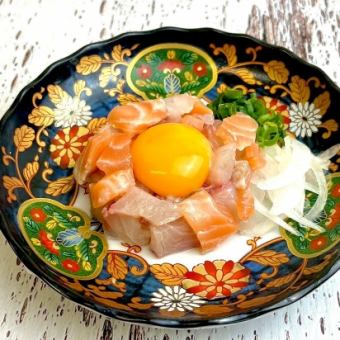 海鮮ユッケ