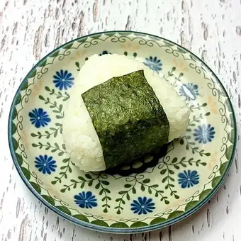 おにぎり（梅/しゃけ）