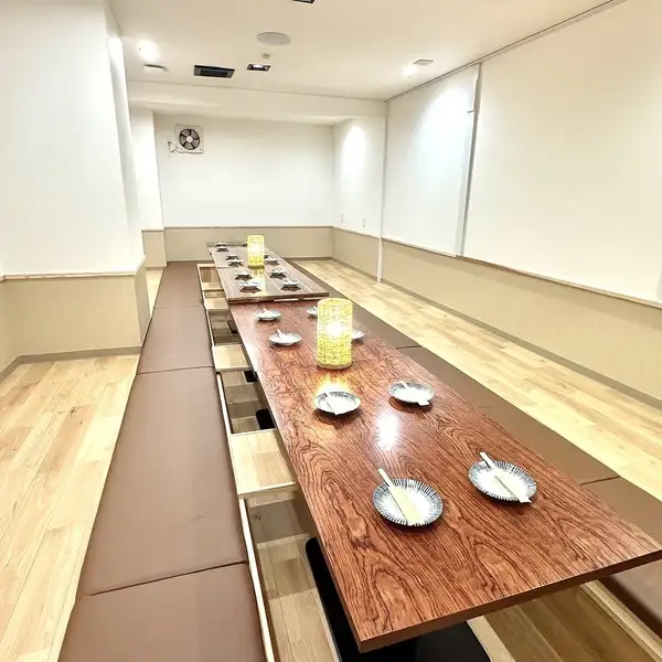 【掘りごたつ席】最大３０名様までの掘りごたつ席は掘りごたつ側での貸切可能！会社宴会にもピッタリのお席です！