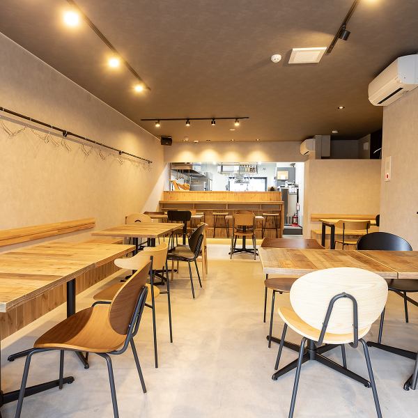 [Enjoy the gap between the atmosphere and the menu!] A public bar where you can enjoy in a carefully crafted space.There is no doubt that the drinking party will be lively with a number of alcohol thief dishes ♪