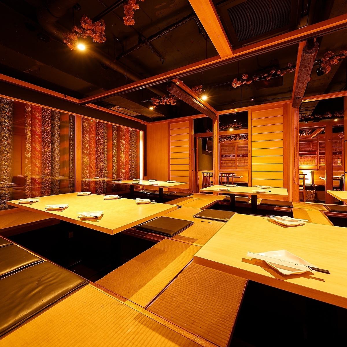 We offer private space! We have sunken kotatsu and completely private rooms!