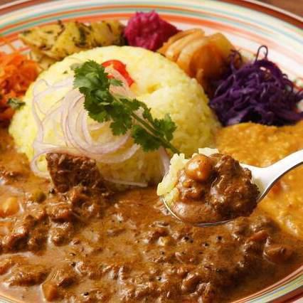 [Our store's most popular dish♪] Spicy curry plate lunch includes 1 drink for 1,450 yen (tax included)