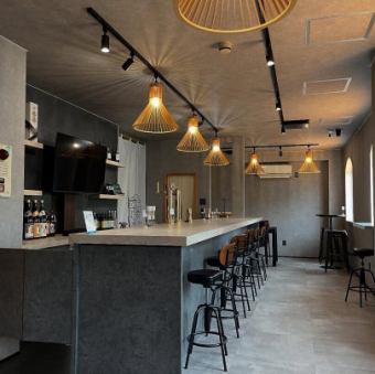 おひとり様大歓迎◎カウンター席は程よい距離感で、気軽に過ごしたい方におすすめなお席となっております♪