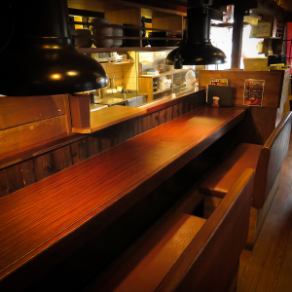 We have counter seats where you can easily leave your seat! It's perfect for friends, couples, or even by yourself! If you're dining at the counter, we recommend the all-you-can-drink option for 2,200 yen (tax included)! What's more, you can get a special coupon for extending your all-you-can-drink time from 90 minutes to 120 minutes as a reservation bonus! Enjoy the finest yakiniku with delicious alcoholic beverages★