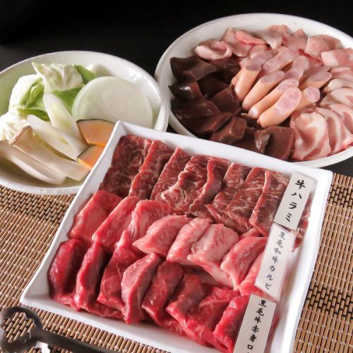 【人气休闲套餐】黑毛和牛小排、猪肉、鸡肉等共计17道菜品♪ 3,300日元（含税）