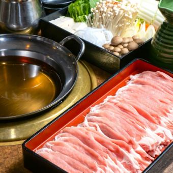 [Private floor] Kuroge Wagyu beef x pork sukiyaki (or shabu-shabu) 6,500 → 5,500 yen! [180 minutes all-you-can-drink x bring your own]