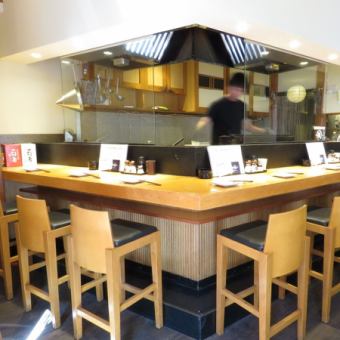 There are seven seats in the counter seat.Those who wish to be drunk for work alone are also welcome! Because it's an open kitchen, you can see the baked grilled baked birds.【Kumanoe Izakaya Yakitori Recommended Restaurant Cafe Restaurant Ekimae Territor Liner Electric Banquet Chubu Drink All you can drink】
