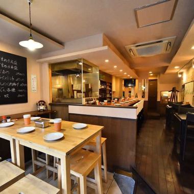 店舗貸切なら着席形式で42名様、立食形式であれば最大60名様までご利用可能です◎自由なスタイルで交流を深めたいパーティーやイベントにも最適です。