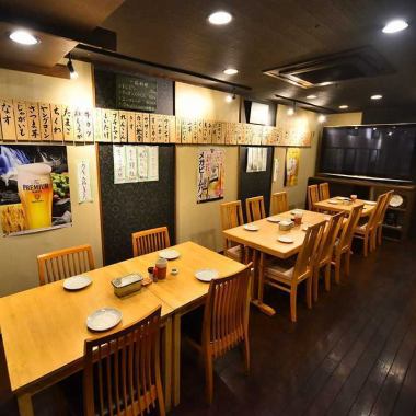 会社の宴会や大人数での打ち上げに最適な2階フロアは、着席で最大30名様まで貸切可能です◎広々とした空間で、一体感のある宴会をお楽しみいただけます。
