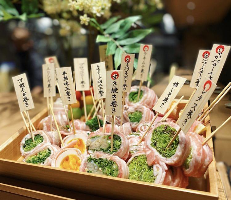 いろどり豊かな旬の野菜、厳選した食材を活かした、焼鳥と野菜肉巻き串専門店です♪