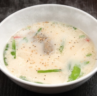 秘伝!牛骨スープが決めて コムタンクッパ