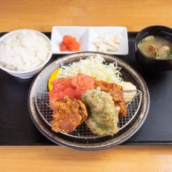 ジャンボザンギ定食〈バラエティ〉 ザンギ4個入り