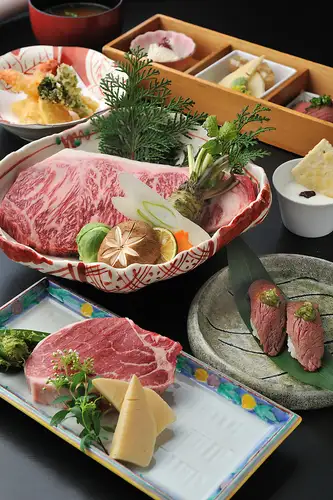 【僅限午餐時間】「雪月長良燒肉午餐特別」共8道菜【特價】1850日圓(含稅2035日圓)
