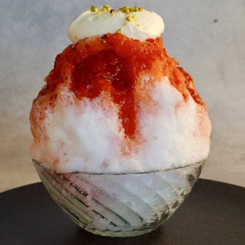 [Beat the heat!] Special shaved ice now available♪