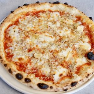 Cicinielli [Tomato sauce, whitebait, garlic, mozzarella, Parmesan]