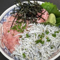 12 종류의 해물 덮밥 / 해물 유케 덮밥 / 네기 토로 시라스 덮밥