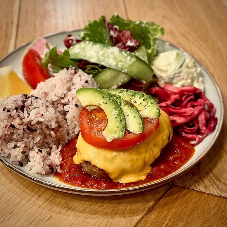 Avocado Tomato Cheese Hamburger