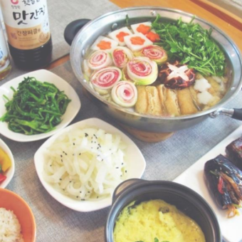 [For 4 or more people/2 hours all-you-can-drink included] Fun and lively! Special hot pot course with bibimbap and chijimi