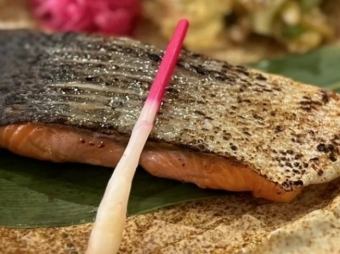 Salmon grilled with salt and koji