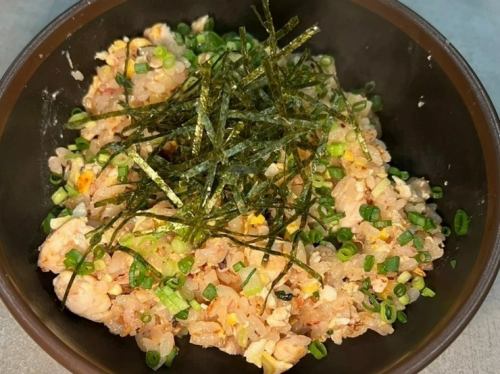 料理長がみんなに食べさせたがる 自慢の梅しそささみ炒飯