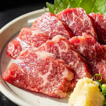 熊本県産上赤身馬刺し　390円