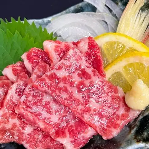 8月！[一品]熊本県産赤身馬刺し　390円