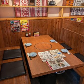 早い者勝ちの個室。4名×2卓で個室まるごと使用していただくことも可能です◎個室貸切は5名様以上から承っております。